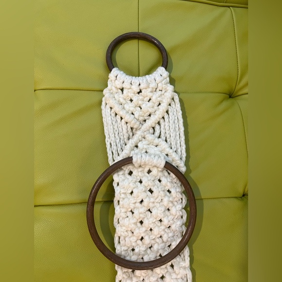 Vintage Macrame Wooden Towel Holder 1970s Bohemian Boho Chic 70s Retro MCM - Picture 4 of 11